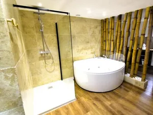 Image of Appartement jacuzzi privatif : Urban Love