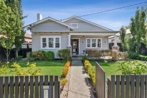 Image of Bellarine cottage- Central Geelong, parking, 2 bedroom, 2 bathroom