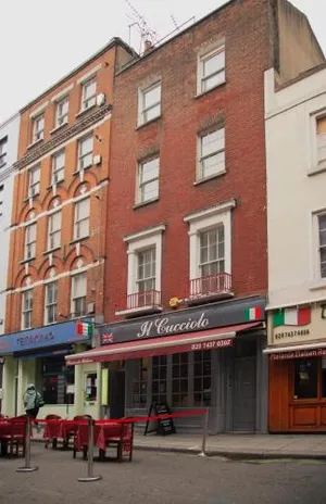 Image of Lovely 2 bed flat in SOHO!