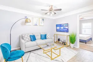 Image of Central 1BR King Bed Suites, Close to Downtown & Domain