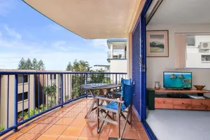 Image of Jade Waters U4 5 Latona Ave