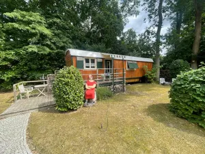 Image of Zirkuswagen am Landhaus Labes (Stechlinsee)