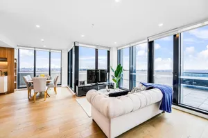 Image of StayAU Luxurious Penthouse 3BR Panoramic Views