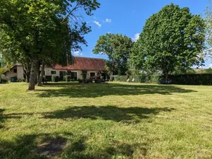 Image of Maison de campagne avec jardin et parking près de Neuvy-Saint-Sépulchre - FR-1-591-645