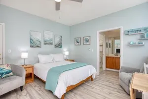 Image of Pacific Plaza #105 Studio - Oyszter Outlook