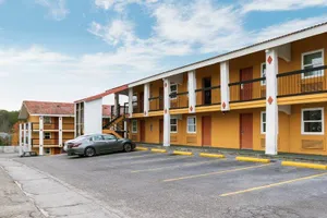 Image of Regency Inn - Columbia