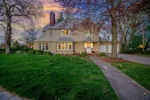 Image of The Grand Dame Luxury Family Home for 10 or more