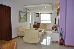 Image of Ductaigallery's Apt & Entire Spacious