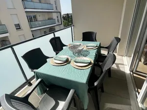 Image of T3 neuf climatisé avec terrasse, piscine et parking à Argelès-sur-Mer - FR-1-732-27