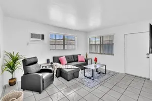 Image of Hollywood Beach 1br In Gated Property King Bed!