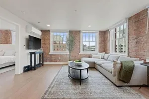Image of Spacious Apartment with King Beds - J and K on Main