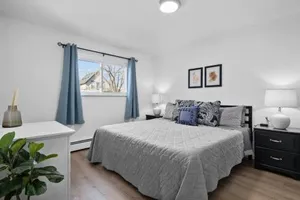 Image of Bright & Spacious 2 Bedroom, Quiet