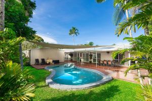 Image of Trinity Family 3BR Home; Pool, 600m to Beach!