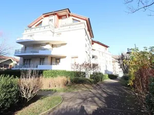 Image of T1 Confortable à 2 Pas du Centre d'Annecy avec Parking et Terrasse - FR-1-432-44