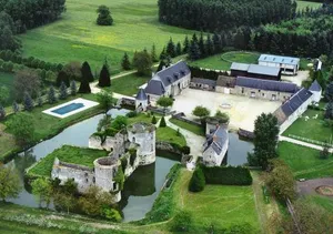 Image of Le vieux château de Hommes