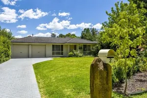 Image of Maple Rose Bowral