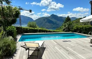 Image of Villa Martino pool and lake view
