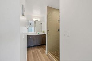 Image of Newly furnished 5BD 4BA Townhome The Vue 30