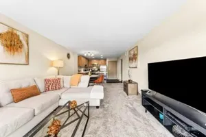 Image of Harbor Views Retreat By Venice Beach In Marina DR
