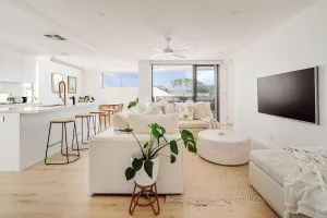 Image of SILK - New Modern Condo 400m to the Beach
