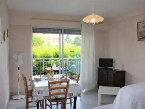Image of Studio Cosy avec Terrasse et Parking, à 30m de la Mer, Cagnes-sur-Mer - FR-1-252A-56