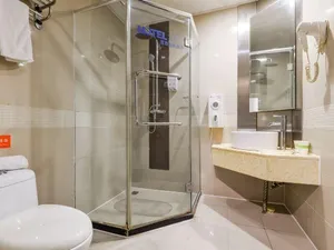 Image of Motel 168 (Zhenjiang Jiefang Road Suning Square)