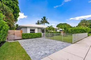 Image of Elegant 3br Getaway W Pool, Near Wpb Hotspots
