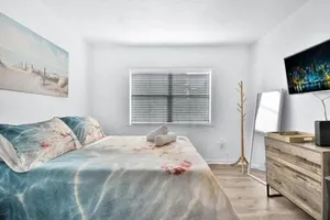 Image of Sunny Studio Oasis Miami Beach Tranquil Hideaway