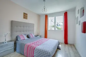 Image of Nina Home
