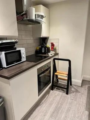 Image of Room with Bathroom next to Sheffield Cathedral City Centre