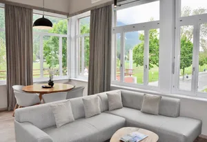 Image of Stylish Large Apartment overlooking Hohematte park