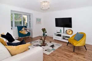 Image of Luxurious apt Zone 2, one stop London Bridge!
