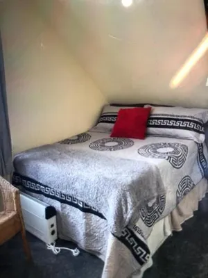 Image of Grey room 4