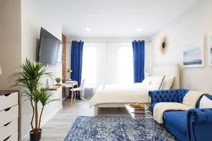 Image of 240-15 Luxury Studio Prime Location W&D