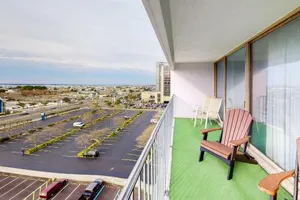 Image of English Towers 702