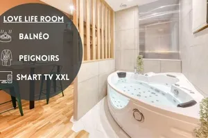 Image of Love Life Room-Jacuzzi-Netflix-Accès-24/7-Privé