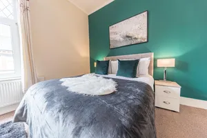 Image of *KING BED* LUXURY CITY CENTRE HOUSE