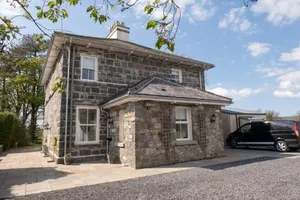 Image of Church Farmhouse - Castle View (4 bedroom) & Church View (2 bedroom)