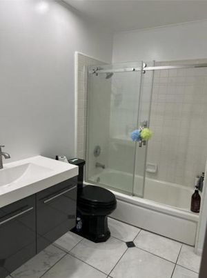 Image of Collinswood room with private bathroom in shared apartment