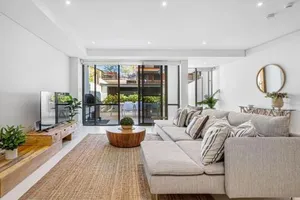 Image of Luxury Coastal Townhouse 130m to Cottesloe Beach