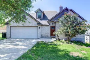 Image of Spacious 3BR Retreat Close to Downtown & Outlets