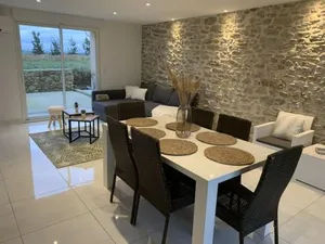 Image of Maison chaleureuse dans village calme