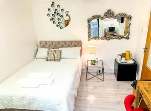 Image of Stylish Modern 1-Bed Apartment in Prime Solihull Town Centre
