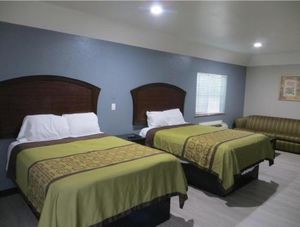 Image of Regency Suites IAH Beltway 8