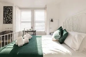 Image of New renovated studio flat with separate kitchen and bathroom