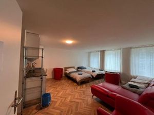 Image of Red Apartment Freihofapartments