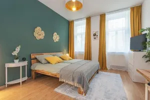 Image of Beautiful Apartment - 12 minutes to City Center