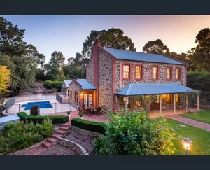 Image of Hahndorf Luxury Retreat 5 bedrooms for 12 guests