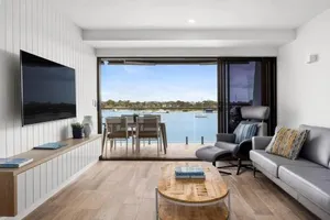 Image of Commodore 5 Modern Waterfront