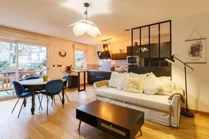 Image of Le Saint Cyr - bel appartement, parking & terrasse